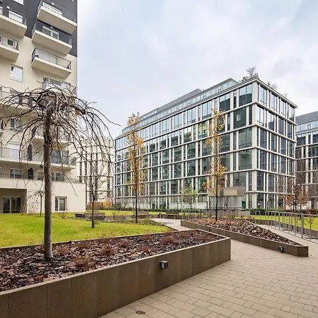 Modern Urban Retreat With Terrace *